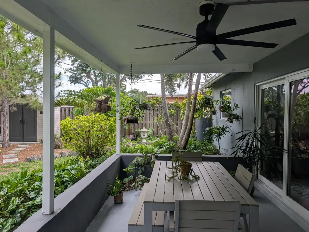 8691 NW 28th Place Sunrise FL 33322