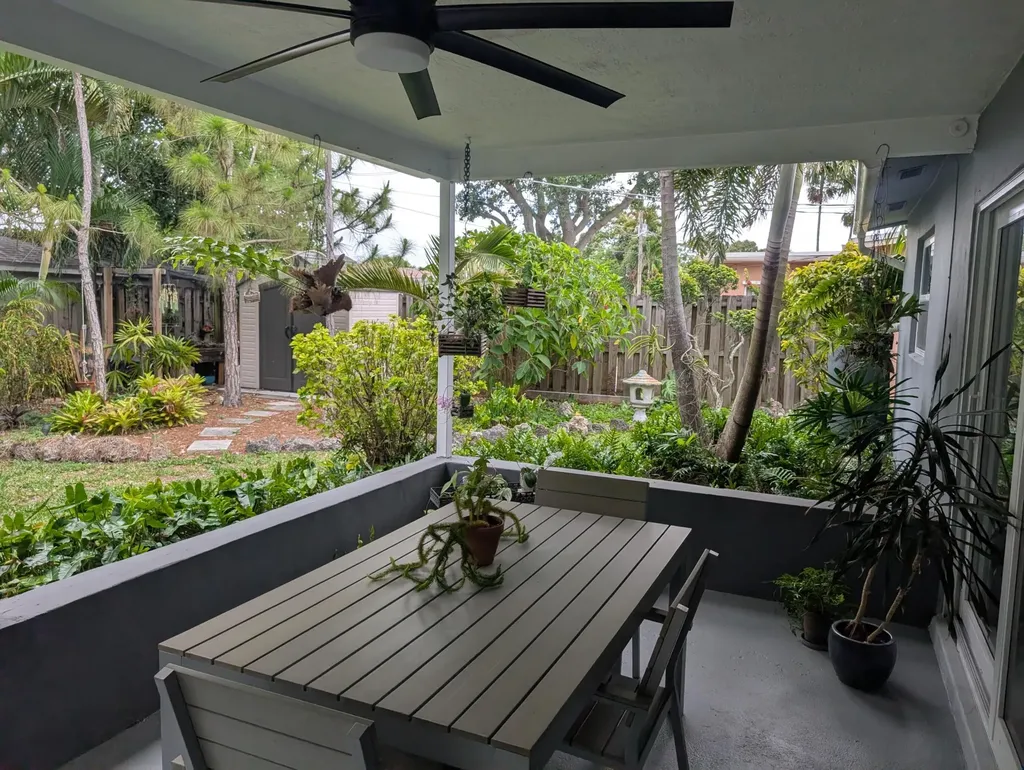8691 NW 28th Place Sunrise FL 33322