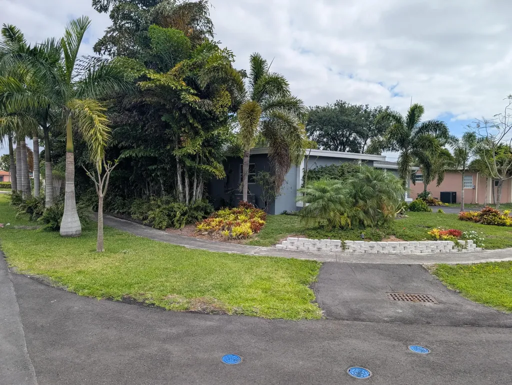 8691 NW 28th Place Sunrise FL 33322