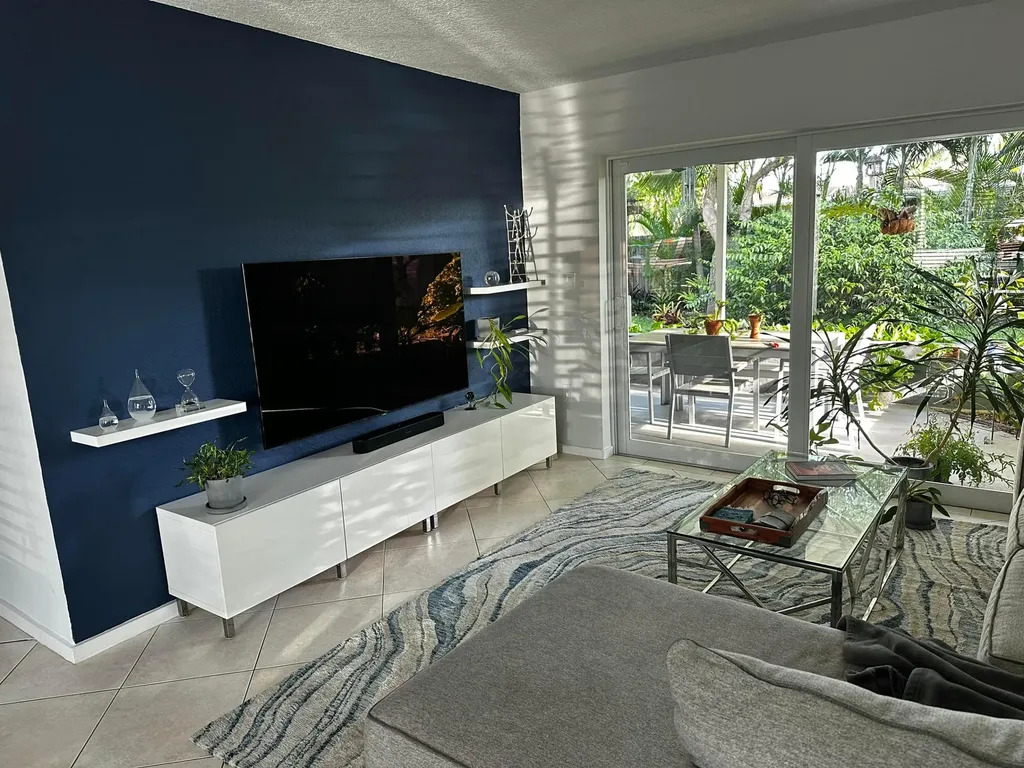 8691 NW 28th Place Sunrise FL 33322