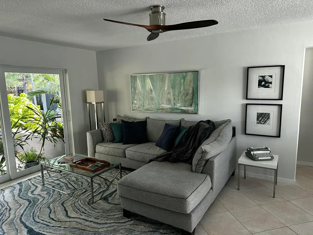8691 NW 28th Place Sunrise FL 33322