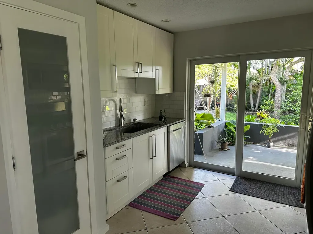 8691 NW 28th Place Sunrise FL 33322