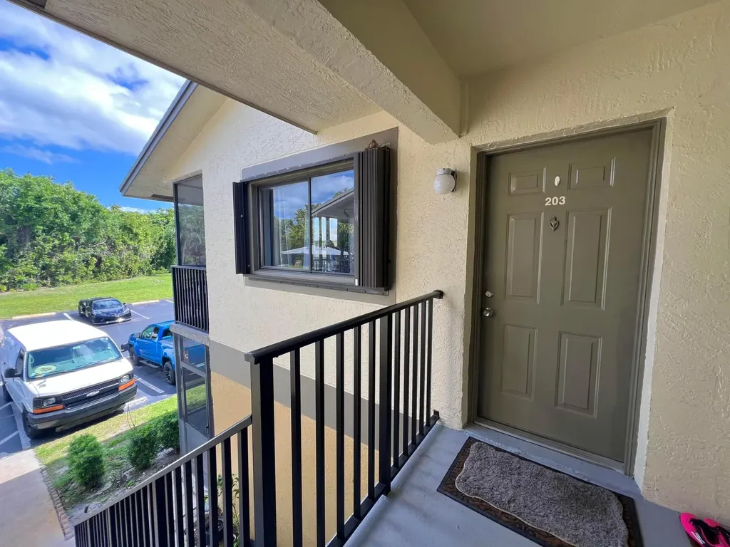 588 Trace Circle Deerfield Beach FL 33441
