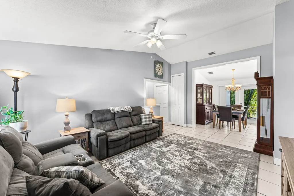 4646 Calamondin Boulevard Loxahatchee FL 33470