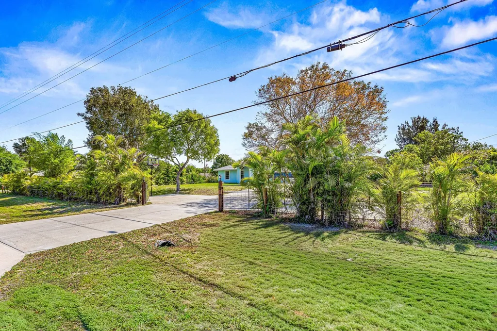 4646 Calamondin Boulevard Loxahatchee FL 33470