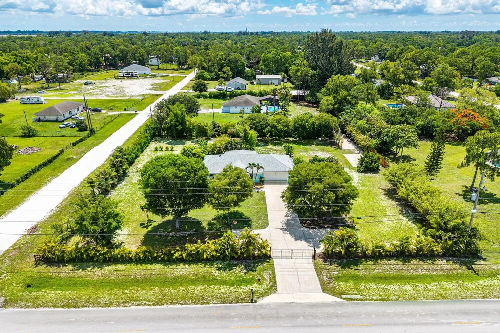 4646 Calamondin Boulevard Loxahatchee FL 33470