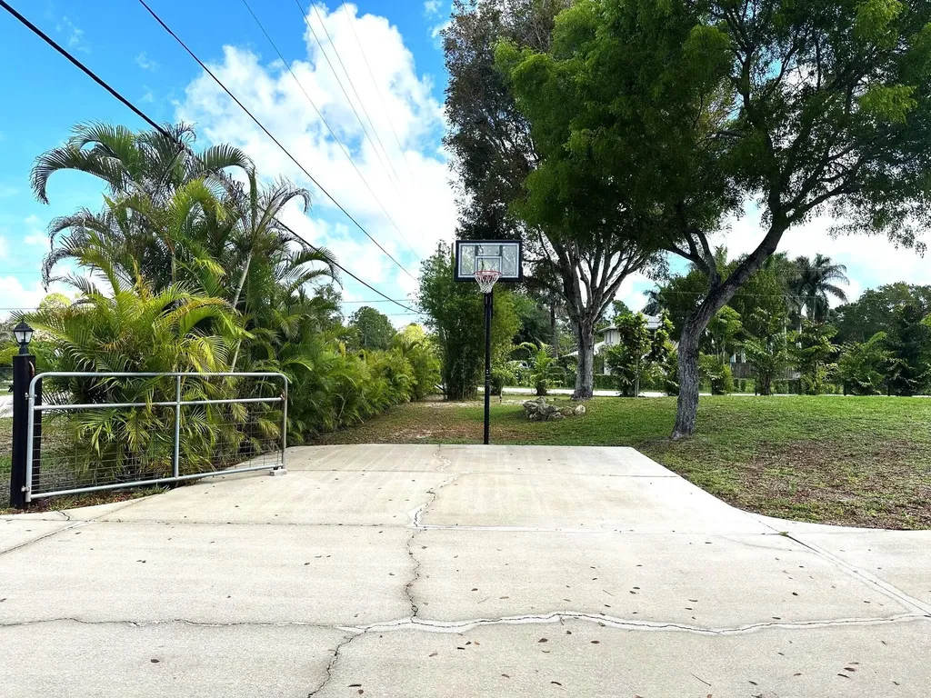 4646 Calamondin Boulevard Loxahatchee FL 33470