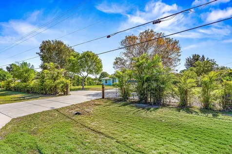 4646 Calamondin Boulevard Loxahatchee FL 33470