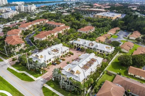 3770 County Line Road Tequesta FL 33469