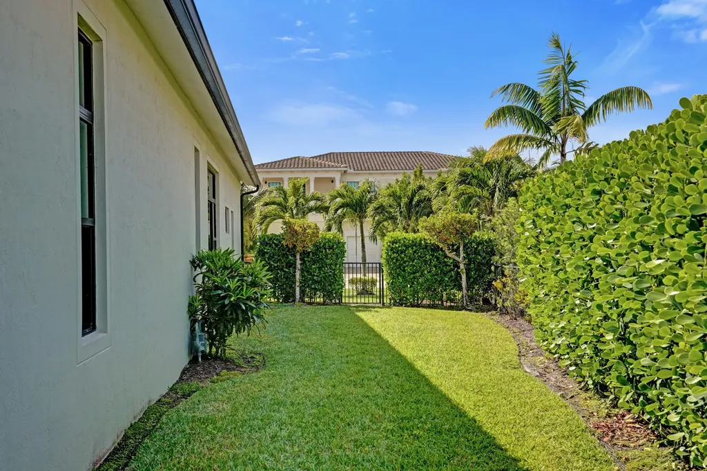 9420 Grand Prix Lane Boynton Beach FL 33472