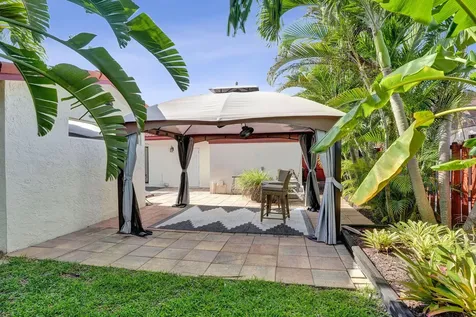 1821 NW 43rd Street Oakland Park FL 33309