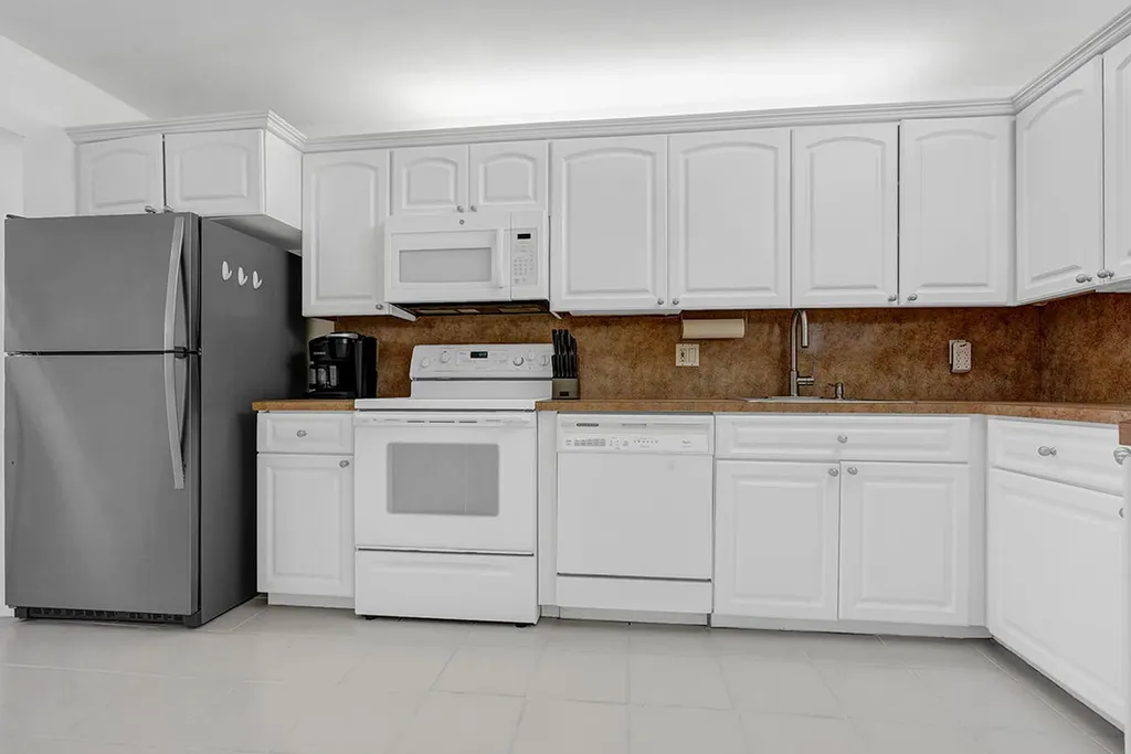 5749 Camino Del Sol Boca Raton FL 33433