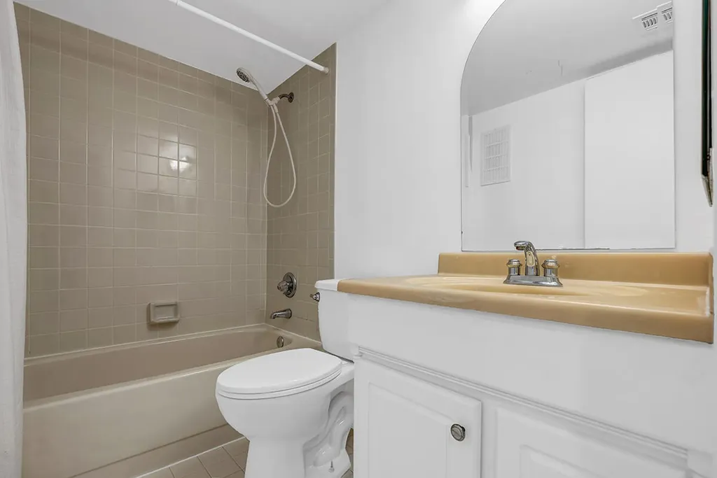 5749 Camino Del Sol Boca Raton FL 33433