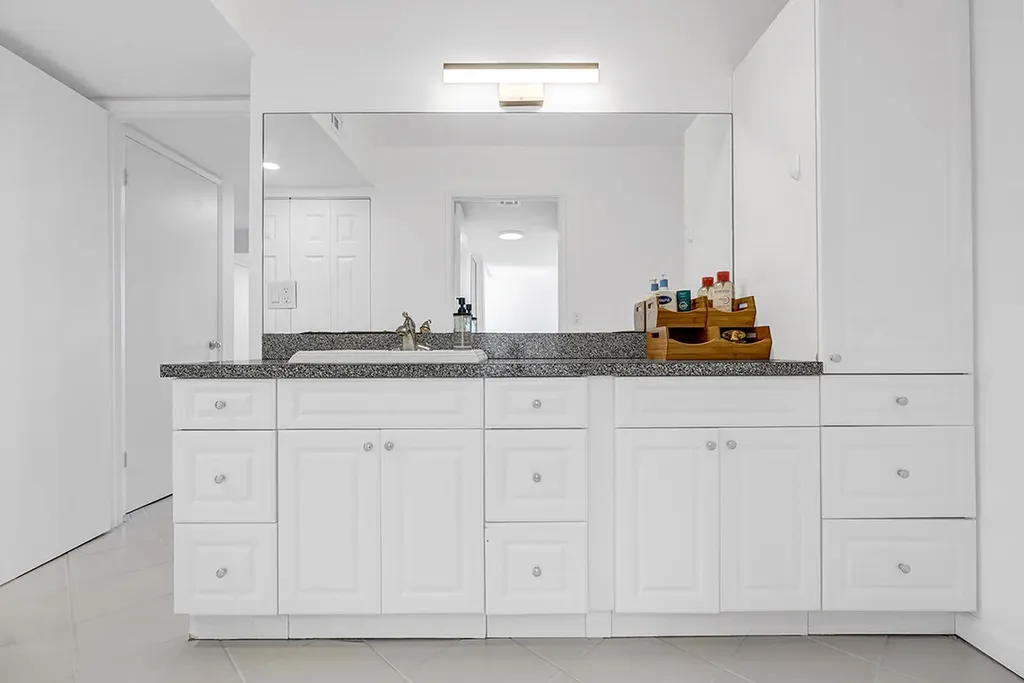 5749 Camino Del Sol Boca Raton FL 33433