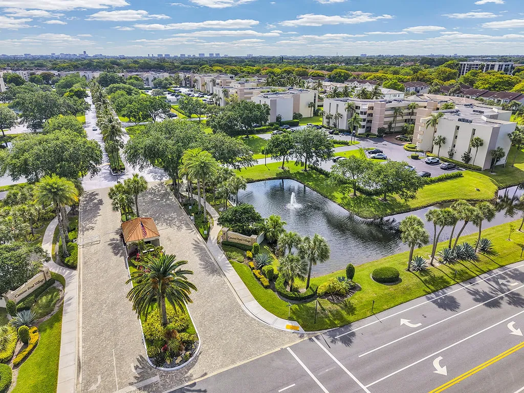 5749 Camino Del Sol Boca Raton FL 33433