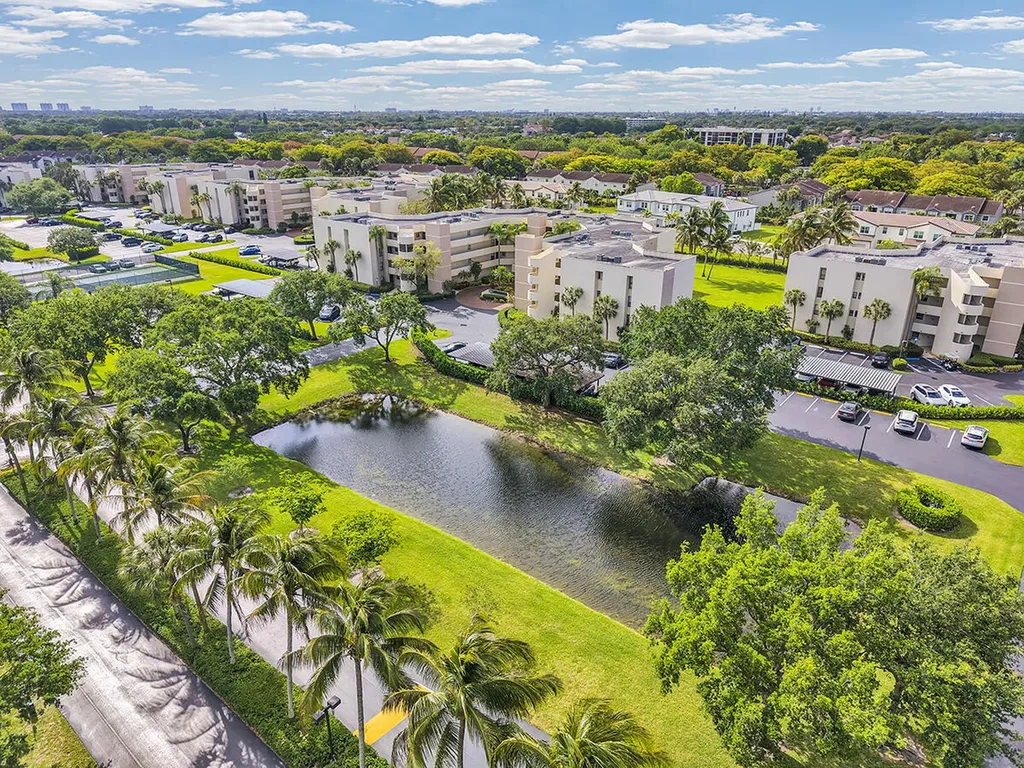 5749 Camino Del Sol Boca Raton FL 33433