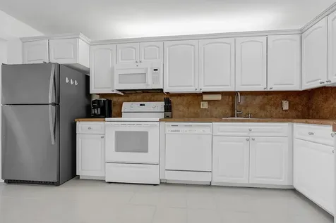5749 Camino Del Sol Boca Raton FL 33433