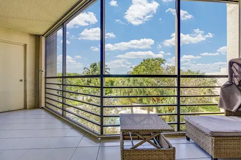 5749 Camino Del Sol Boca Raton FL 33433