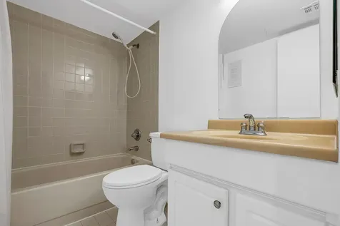 5749 Camino Del Sol Boca Raton FL 33433