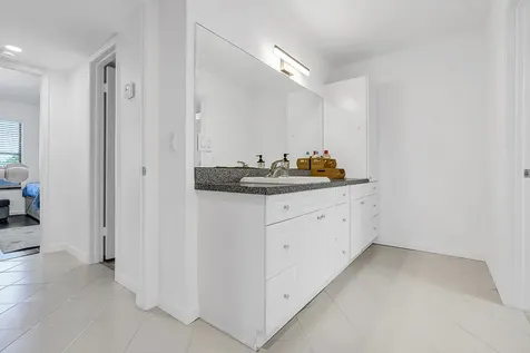 5749 Camino Del Sol Boca Raton FL 33433