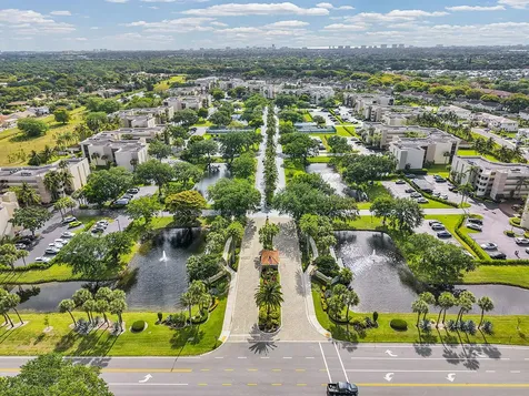 5749 Camino Del Sol Boca Raton FL 33433