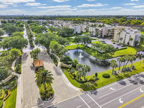 5749 Camino Del Sol Boca Raton FL 33433