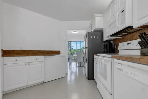 5749 Camino Del Sol Boca Raton FL 33433