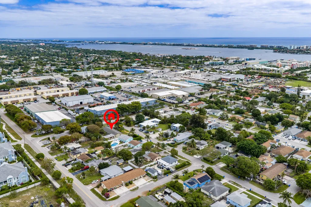 723 N 7th Street Lantana FL 33462