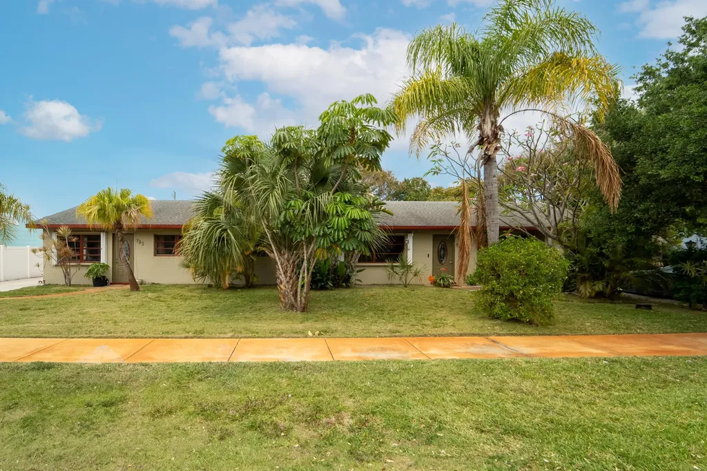 723 N 7th Street Lantana FL 33462