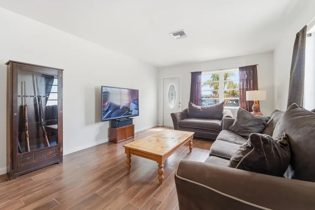 723 N 7th Street Lantana FL 33462