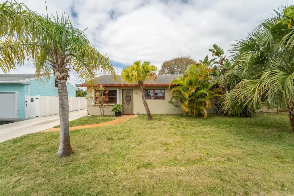 723 N 7th Street Lantana FL 33462