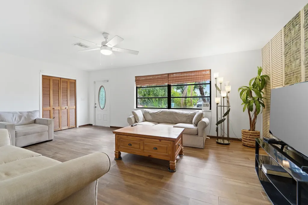 723 N 7th Street Lantana FL 33462