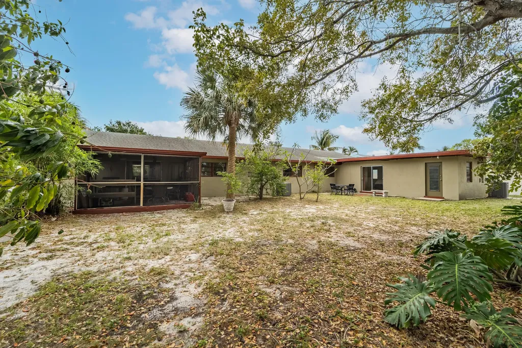 723 N 7th Street Lantana FL 33462