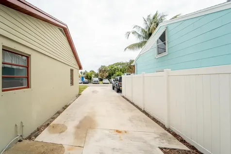 723 N 7th Street Lantana FL 33462