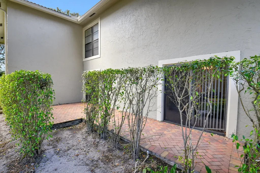 15 Stratford Drive Boynton Beach FL 33436