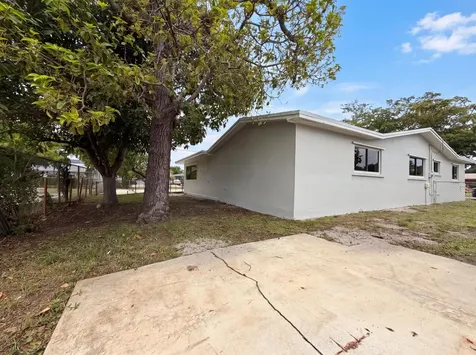 820 NW 78th Avenue Pembroke Pines FL 33024