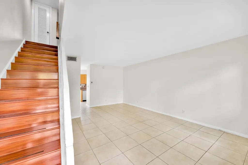 16 NE 20th Court Wilton Manors FL 33305