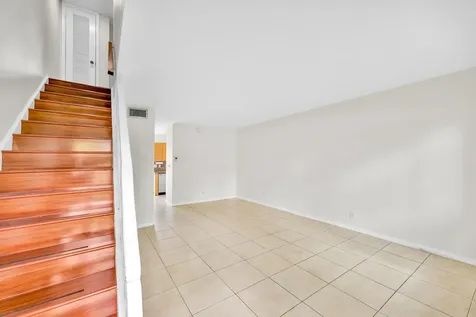16 NE 20th Court Wilton Manors FL 33305