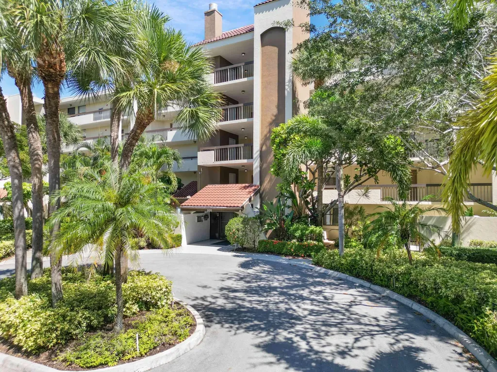 955 Egret Circle Delray Beach FL 33444