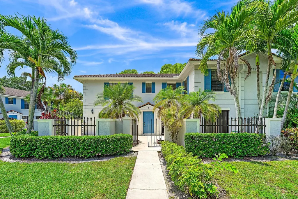352 Prestwick Circle Palm Beach Gardens FL 33418