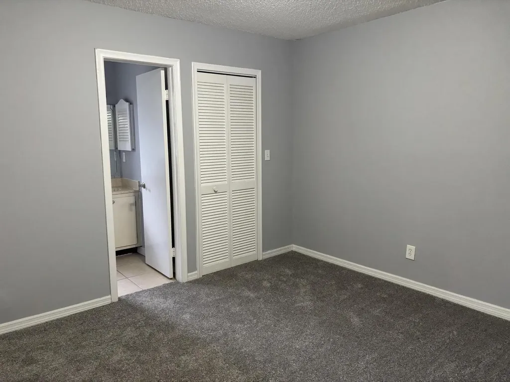 352 Prestwick Circle Palm Beach Gardens FL 33418