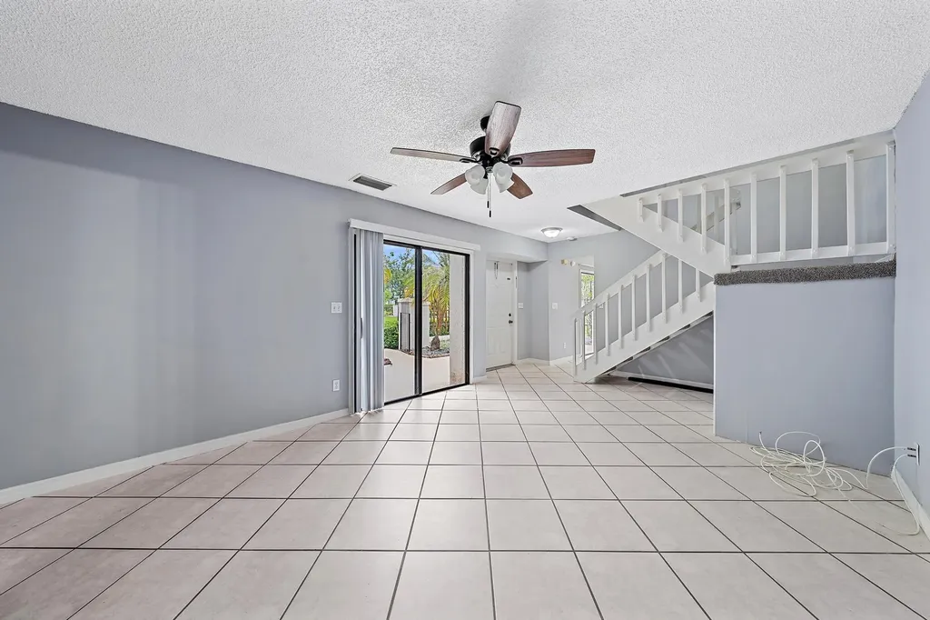 352 Prestwick Circle Palm Beach Gardens FL 33418