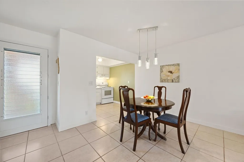 2691 Dudley Drive Drive E West Palm Beach FL 33415