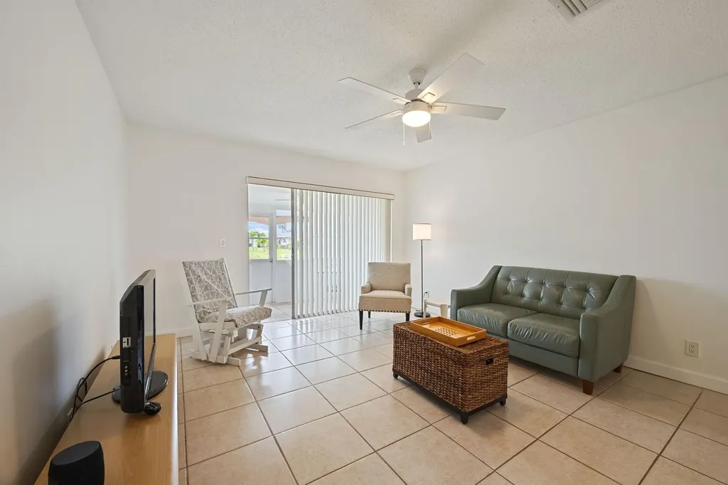 2691 Dudley Drive Drive E West Palm Beach FL 33415