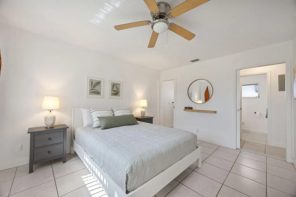 2691 Dudley Drive Drive E West Palm Beach FL 33415