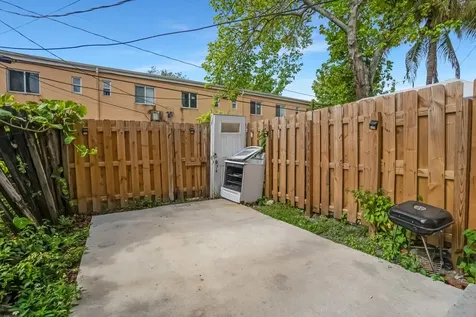 306 NW 84th Terrace Miami FL 33150
