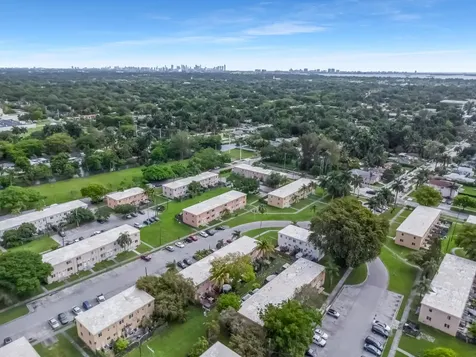 306 NW 84th Terrace Miami FL 33150