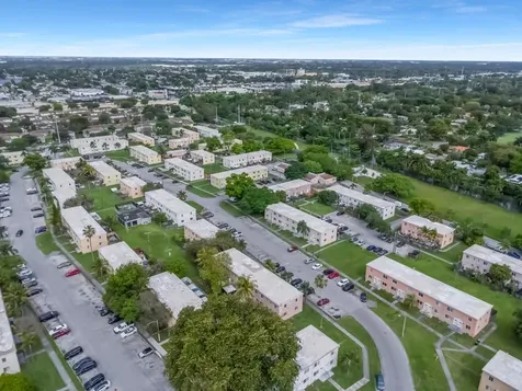 306 NW 84th Terrace Miami FL 33150