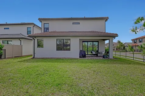 4740 Chantilly Lake Worth FL 33467