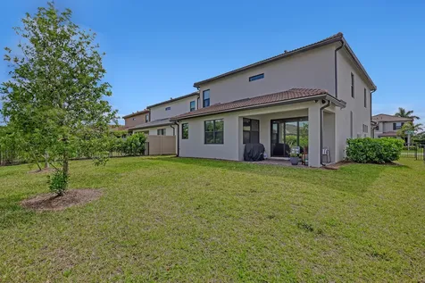 4740 Chantilly Lake Worth FL 33467